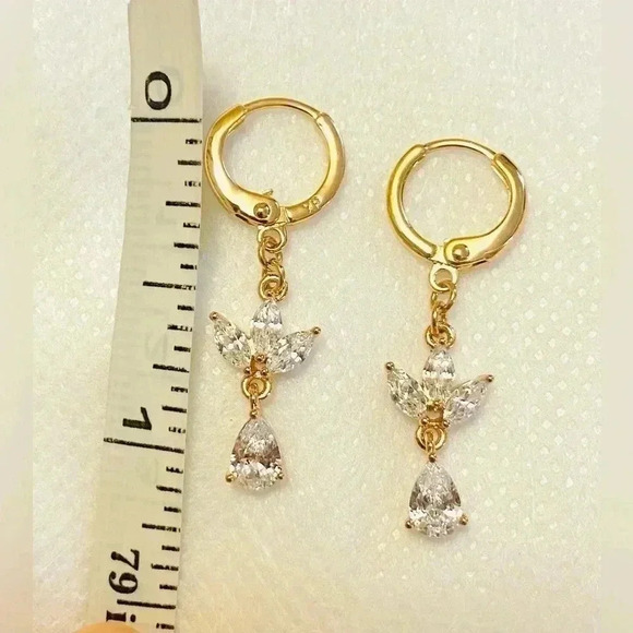 Cute 🥰 earrings for summer. Medical gold plated 🌸 - Picture 3 of 3